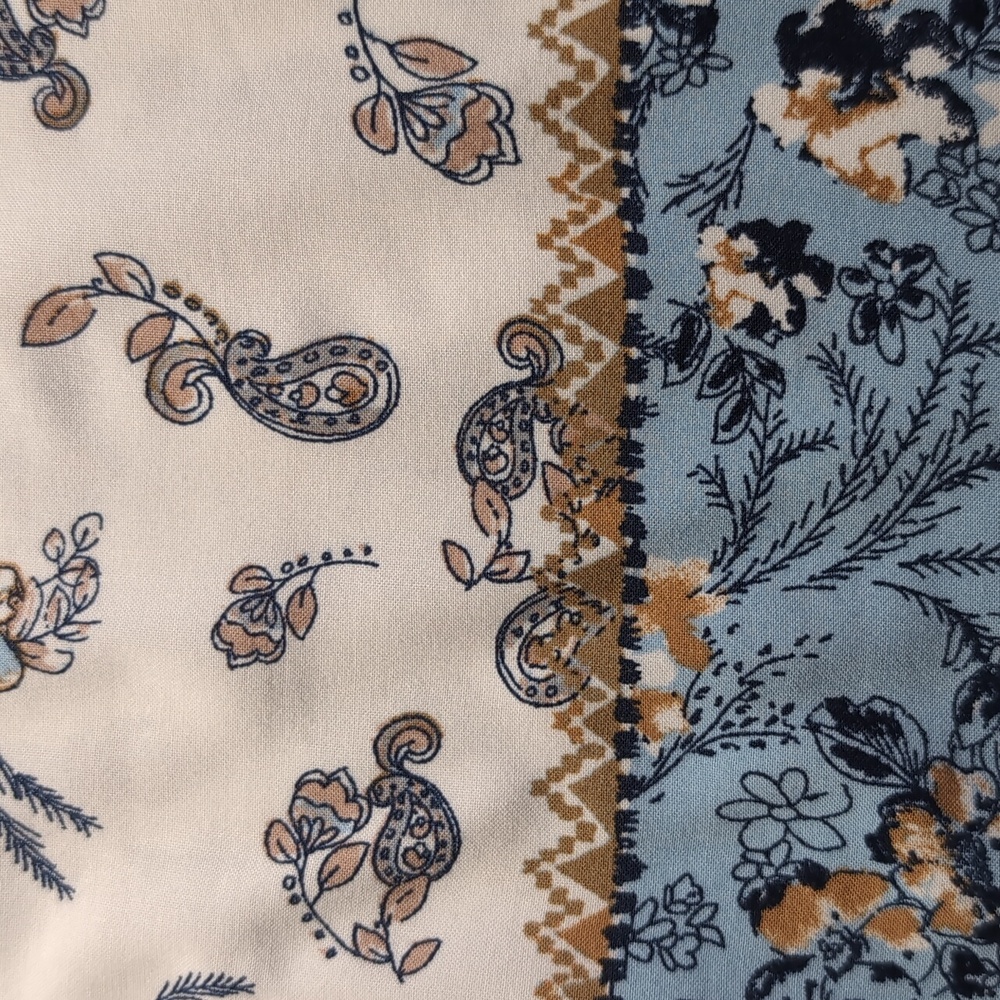 Love Tree Blue and White Blouse - Picture 3 of 6